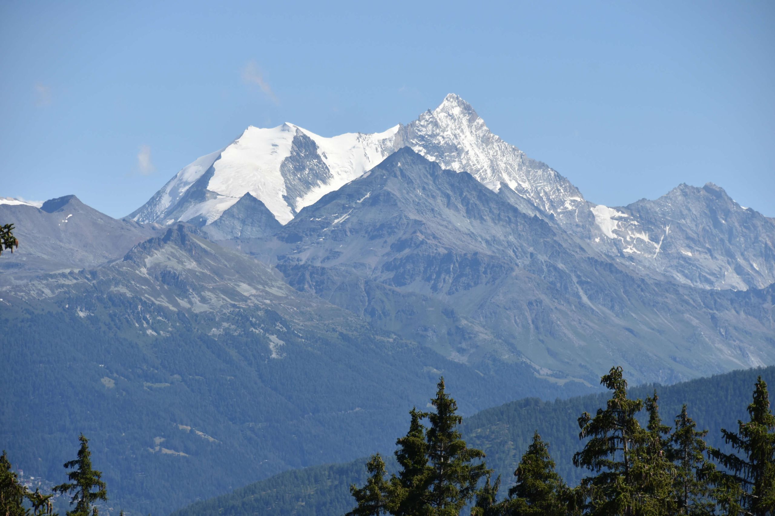 Image de couverture - Alpine Bliss:<br>Cultural Immersion, Outdoor Escapes, And Spectacular Scenery in Crans-Montana